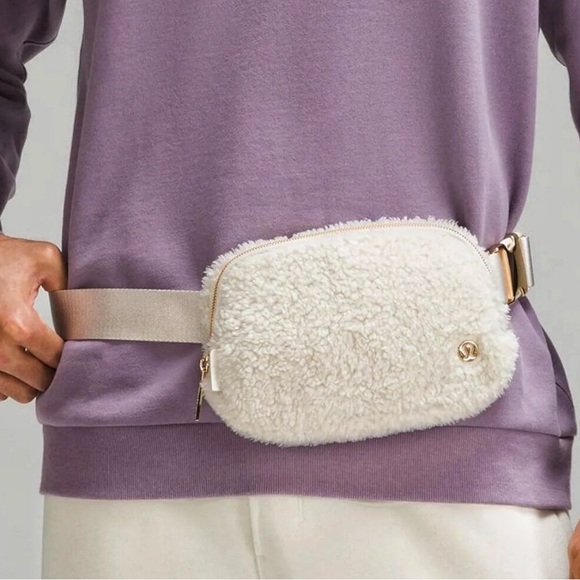 Lululemon Everywhere Belt Bag 1L *Fleece WhiteOpal/Gold - Picture 11 of 11